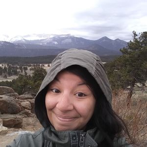 Meet your Posher, Desiera